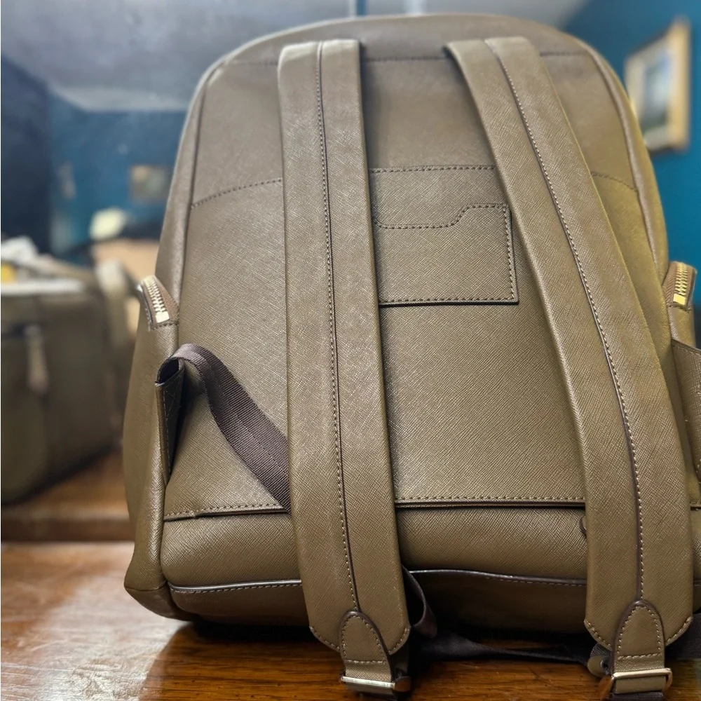 Henri Bendel West 57th Travel Backpack brown - Picture 2 of 7